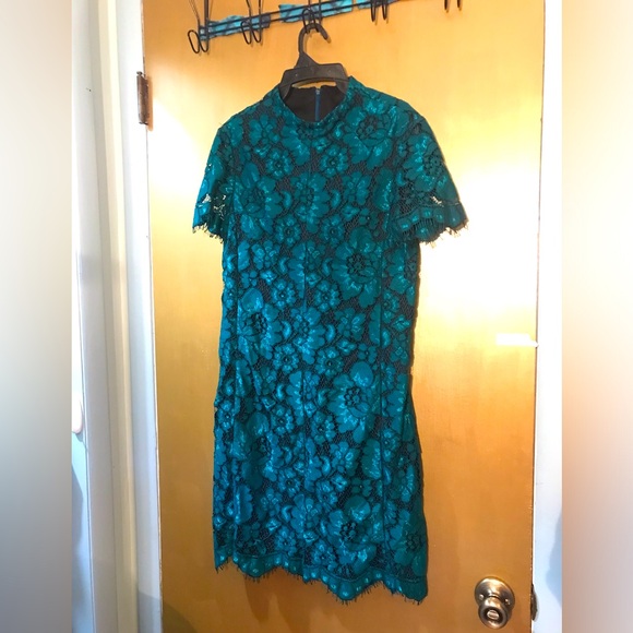 NWOT Betsy Johnson Size 2 Short Sleeve Emerald Teal Lace on Black Cocktail Dress - Picture 3 of 10